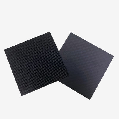 Machining personnalisé CNC de tôle en fibre de carbone avec conception 3K Twill Plain et technologie de presse