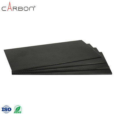 Produits sportifs Coupe CNC de feuille de fibre de carbone à faible densité avec une teneur en cendres de 0.25