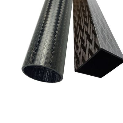 Tubes en fibres de carbone rondes en tirage à l'enroulement carré CF pour les produits de procédé Rohr CFK
